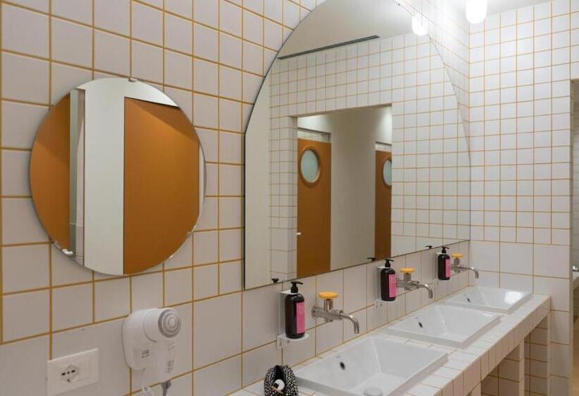 اتاق استاندارد با سرویس بهداشتی مشترک, Combo Torino