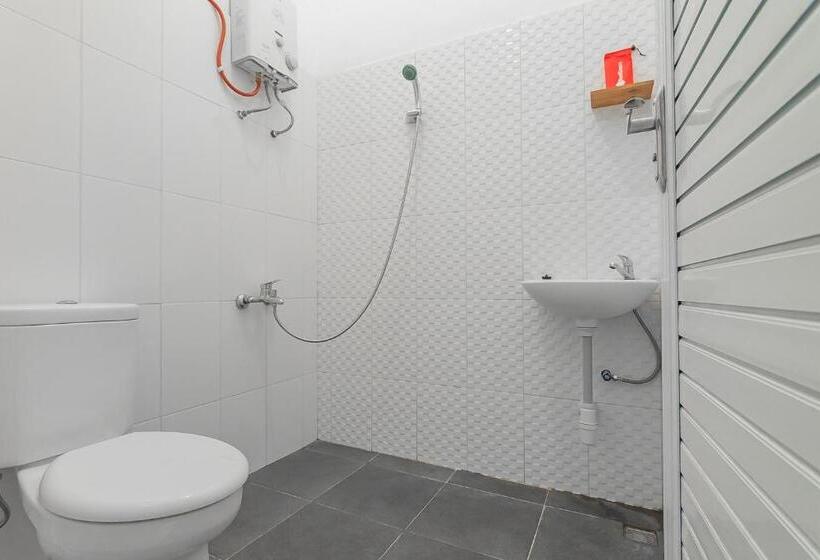 Номер Deluxe, Reddoorz Near Alun Alun Garut