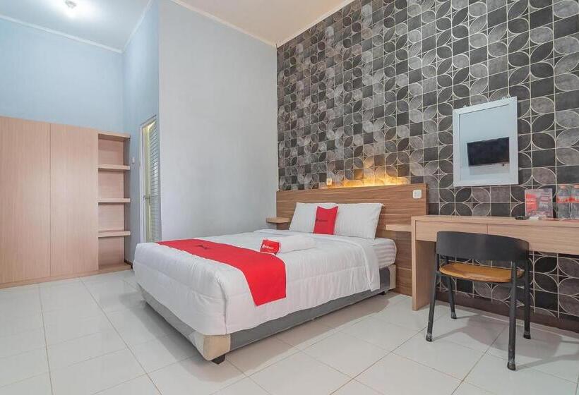 Номер Deluxe, Reddoorz Near Alun Alun Garut
