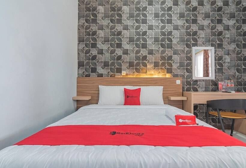 Номер Стандарт, Reddoorz Near Alun Alun Garut