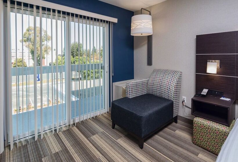 스탠다드 룸 더블 침대, Holiday Inn Express   Sunnyvale   Silicon Valley, An Ihg
