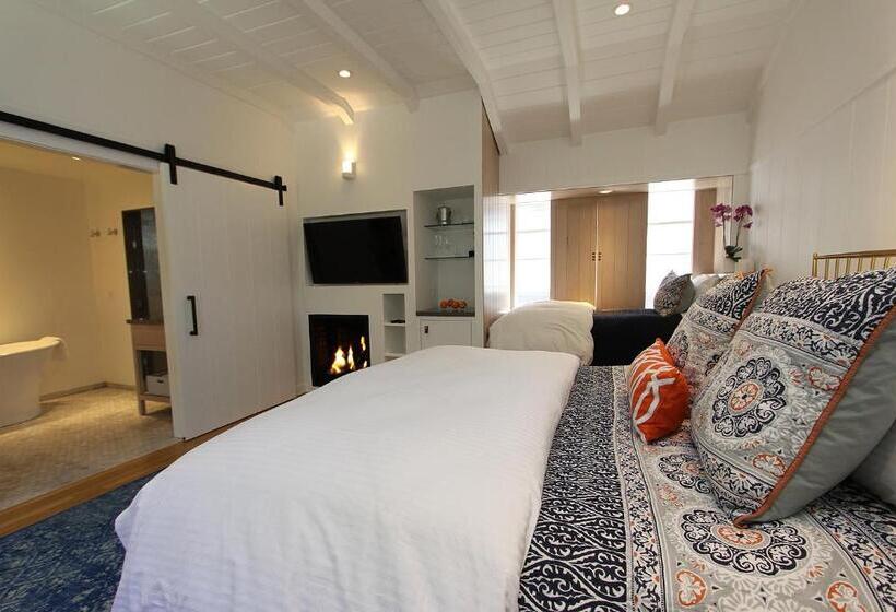 Номер Deluxe Кровать Кинг, The Vagabond S House Boutique Inn