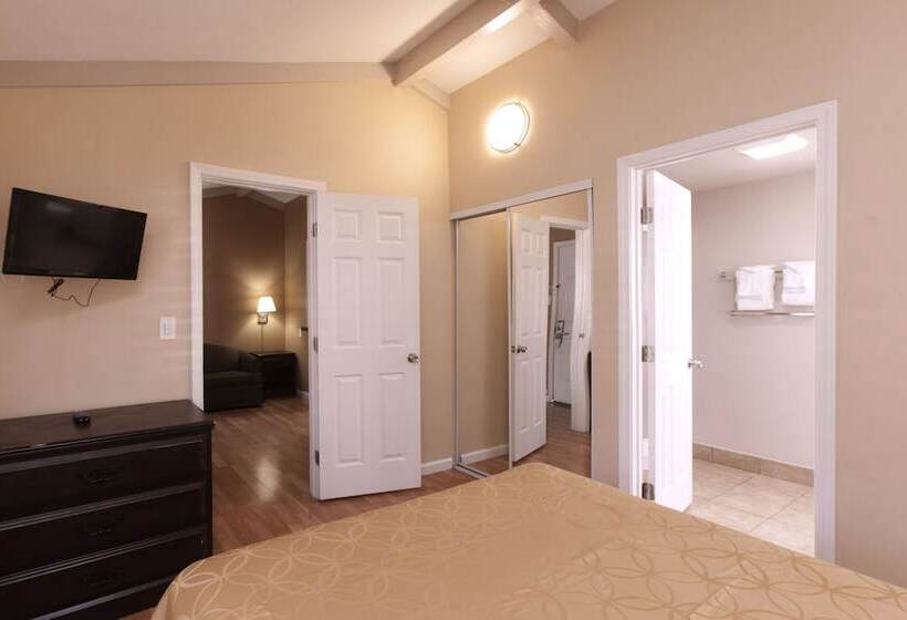Люкс, Tri Valley Inn & Suites
