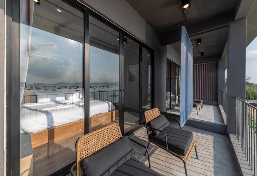 سوییت جونیور با چشم‌انداز دریا, Arch39 Phuket Beach Front   Sha Plus