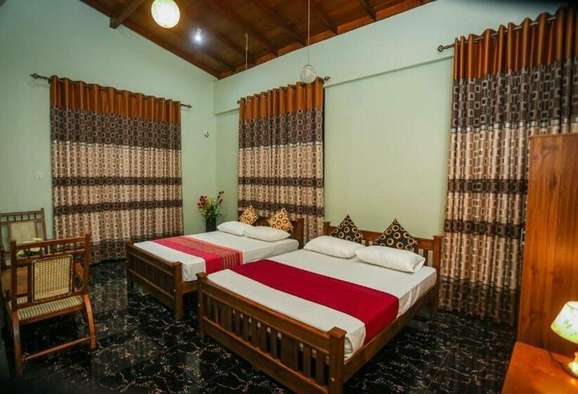 Quarto Familiar, Nirosha Guest House