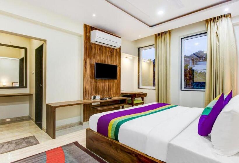 Deluxe Zimmer, Treebo The Pavilion, Railway Station