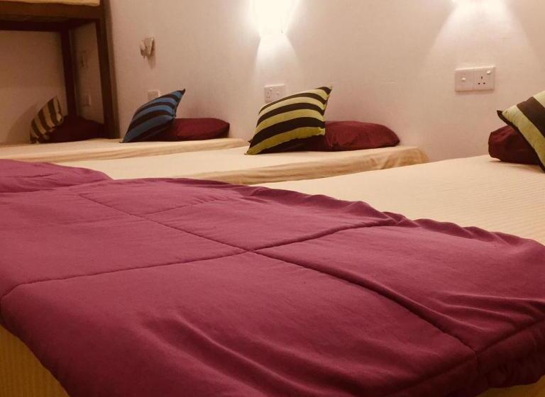 Кровать в Общей Комнате, Tiki Bar Hostel Ella