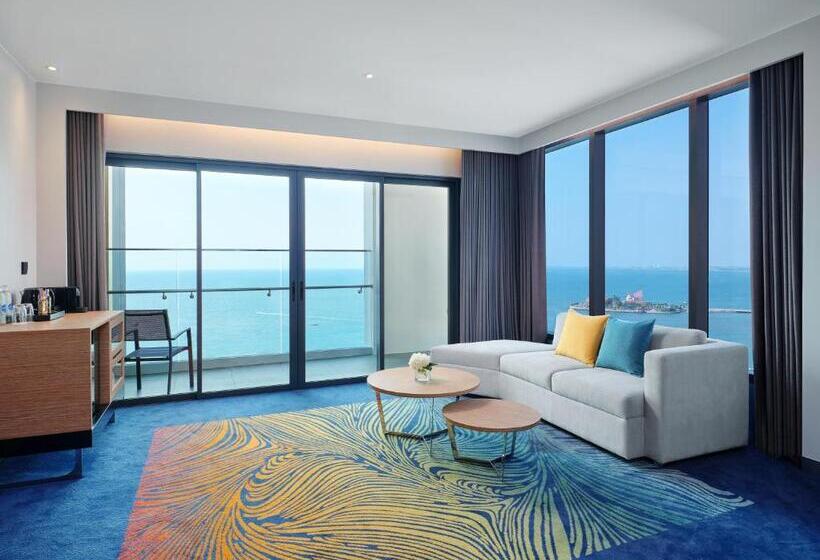 سوئیت جونیور با تخت بزرگ, Novotel Marina Sriracha