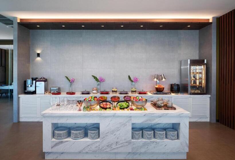 سوییت خانوادگی, Novotel Marina Sriracha