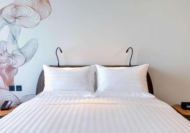 اتاق پرمیوم با چشم‌انداز دریا, Novotel Marina Sriracha