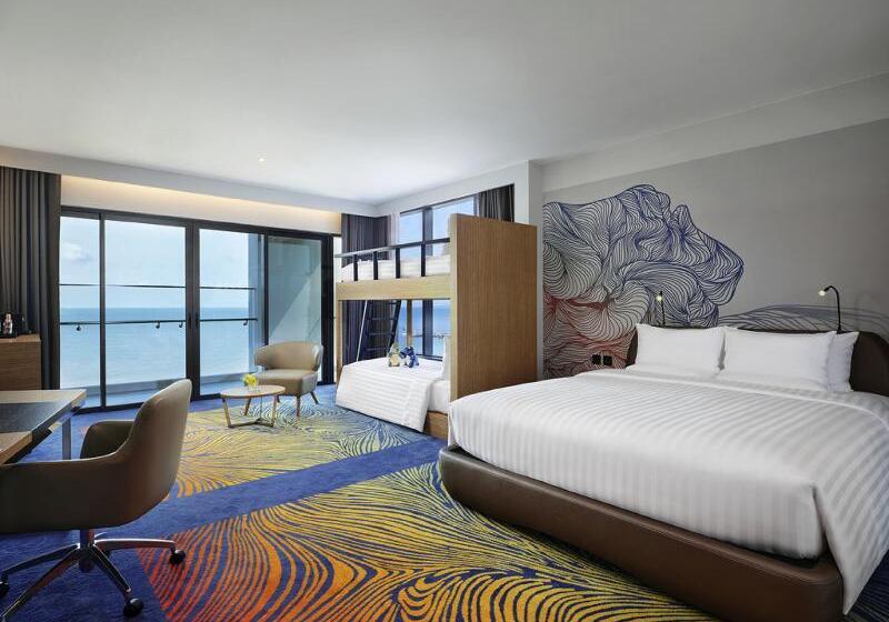سوئیت با تخت بزرگ, Novotel Marina Sriracha