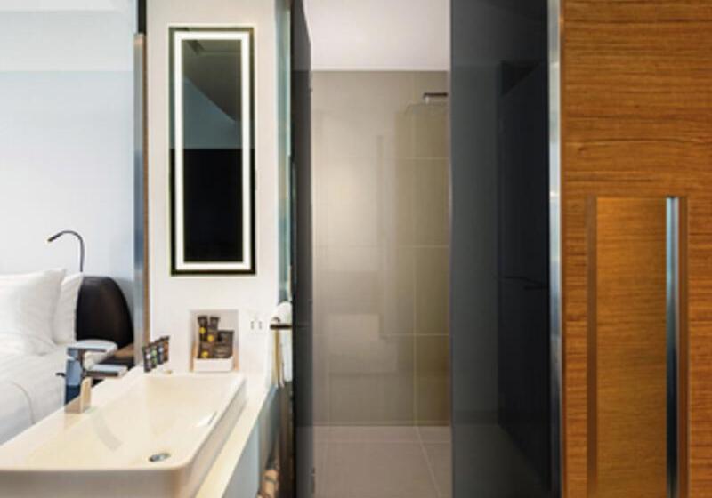 اتاق سوپریور با تخت بزرگ, Novotel Marina Sriracha
