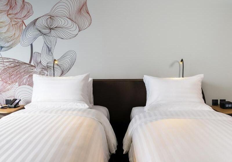 اتاق پرمیوم با چشم‌انداز دریا, Novotel Marina Sriracha