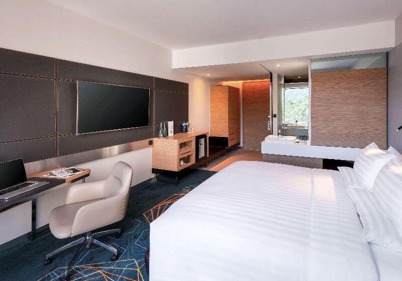 اتاق سوپریور با تخت بزرگ, Novotel Marina Sriracha