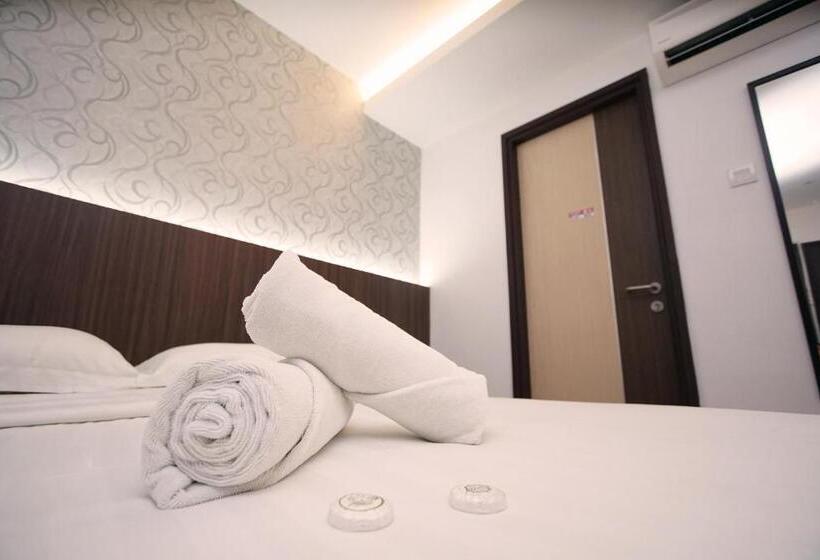 اتاق استاندارد یک نفره, Pavilion Inn