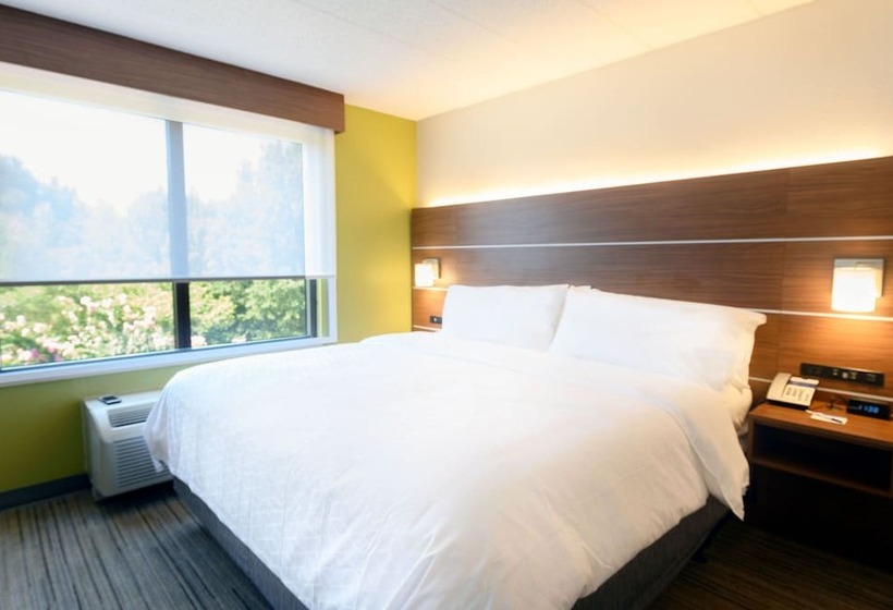Номер Стандарт, Holiday Inn Express Richmond Airport, An Ihg