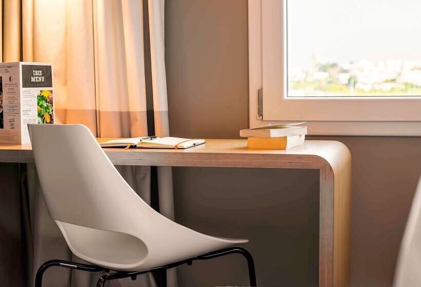 Quarto Estandar, Ibis Faro Algarve