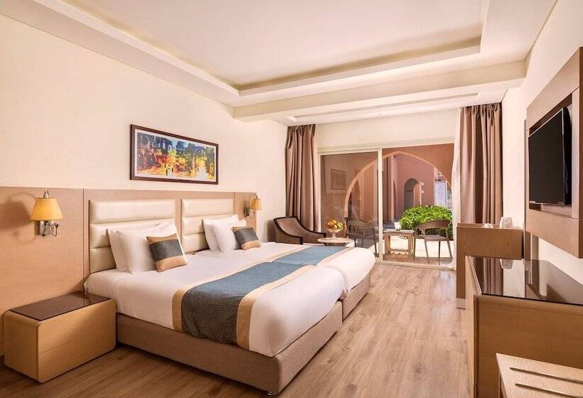 プールの見えるデラックスルーム, Pickalbatros Alf Leila Wa Leila Resort  Neverland Hurghada