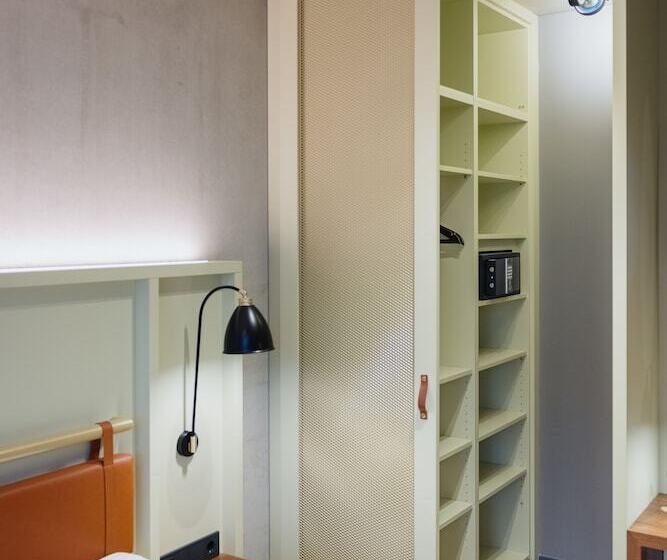 استودیوی استاندارد, Downtown Apartments Mitte Wedding