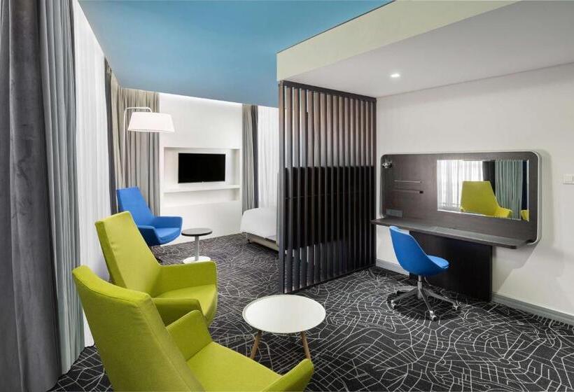 Полулюкс, Park Inn By Radisson Jeddah Madinah Road
