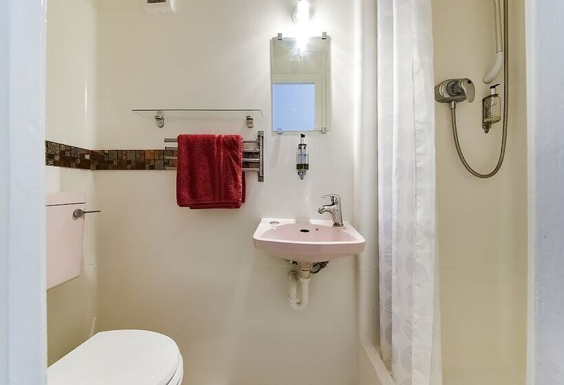 Трехместный Номер Deluxe, Boston Court
