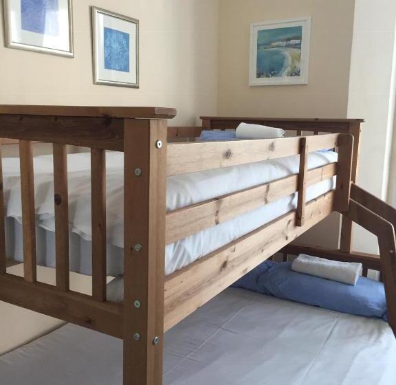 اتاق سوپریور خانوادگی, Marlow Lodge