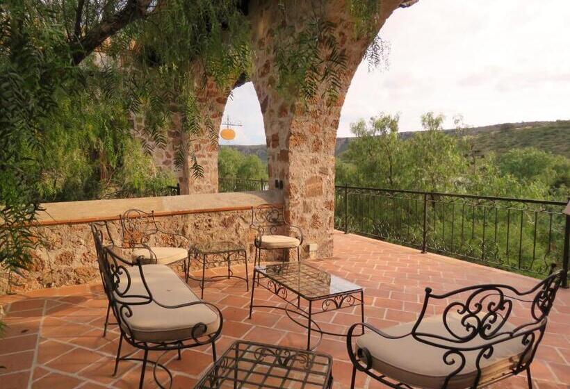 テラス付スイート, Hacienda Tovares