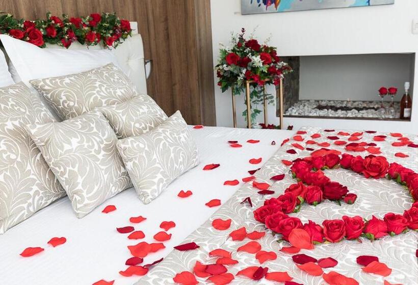 스위트 킹사이즈 침대, Libertg Hotels Spa