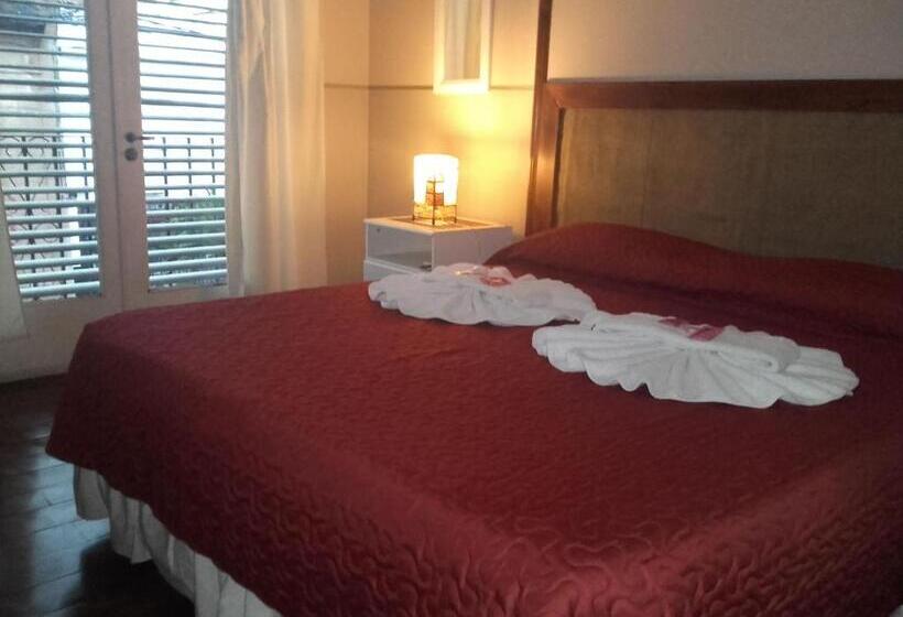اتاق استاندارد سه تخته با سرویس بهداشتی مشترک, Posada La Casona