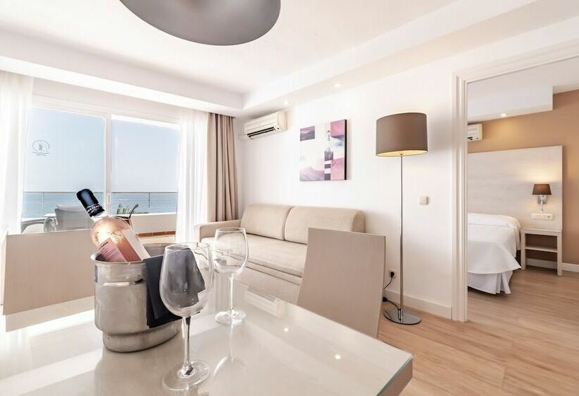 オーシャンビューのスーペリアー１ベッドルームアパートメント, Puerto Azul Marbella