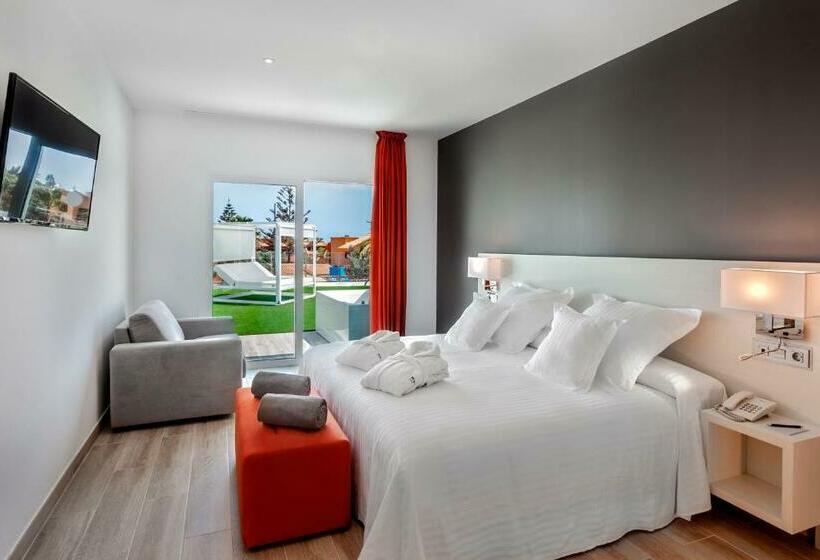 Quarto Deluxe com Hidromassagem, Barcelo Corralejo Sands