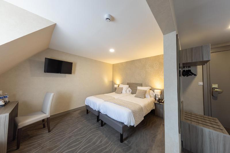 Номер Стандарт Трехместный, De Brunville & Spa