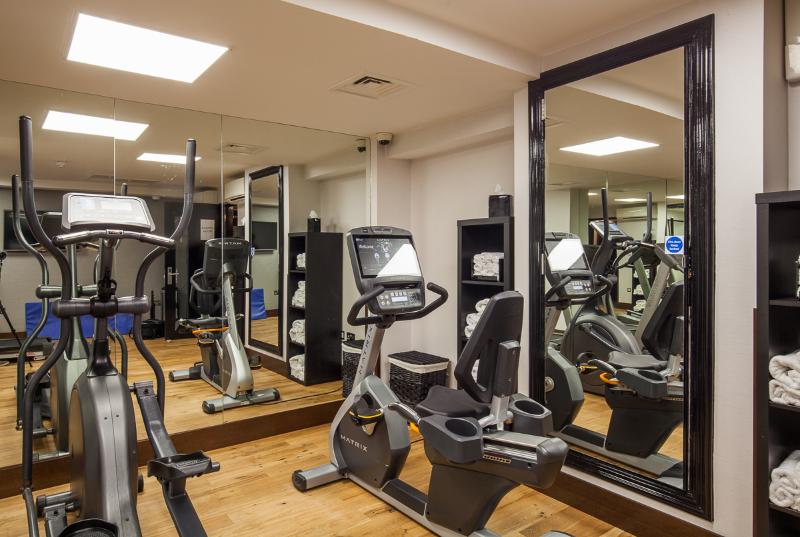 Номер Клуб, Park Grand Paddington Court
