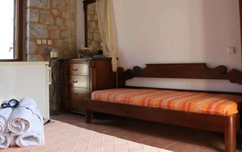 オーシャンビュースタンダードルーム, Lalloudes Seaside Accommodation