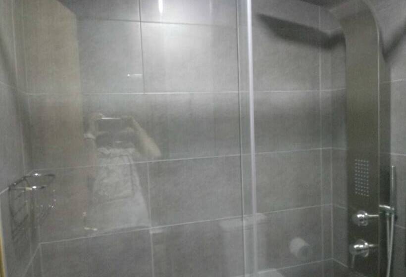스탠다드 싱글 룸, Hostal Montreal