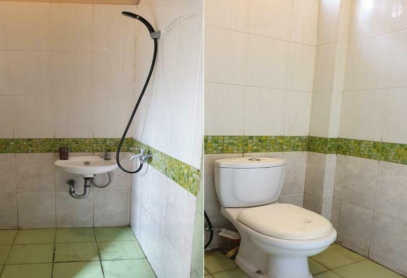 Номер Стандарт, Safaraz Garden Near Galaxy Bekasi Mitra Reddoorz