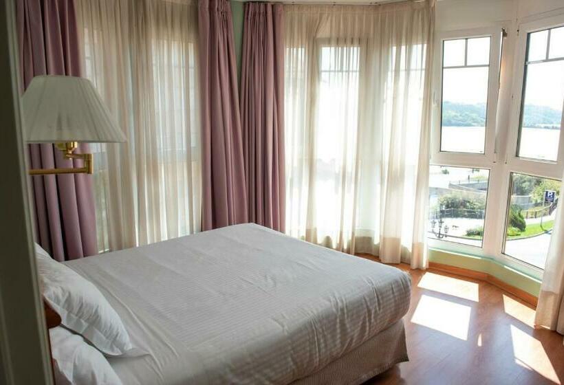 수피리어 룸, Faro De San Vicente
