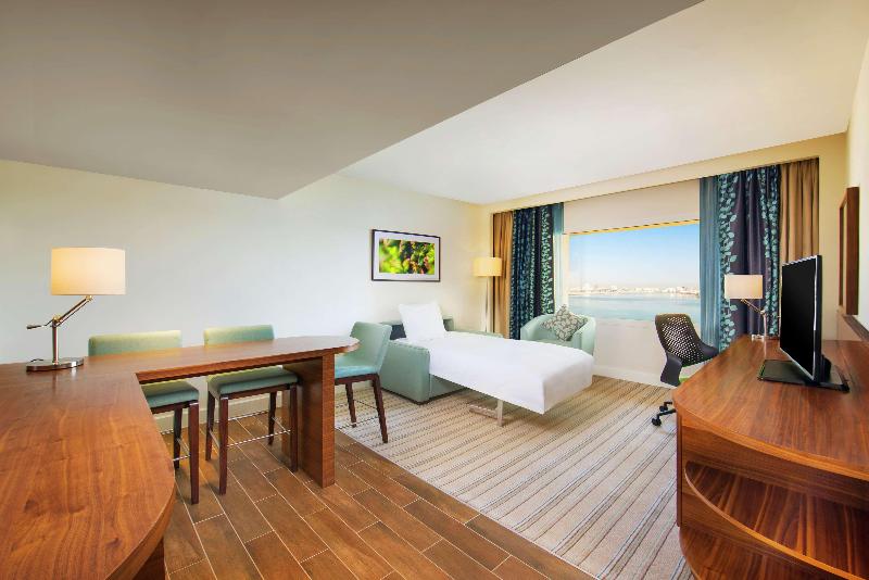 스위트 킹사이즈 침대, Hilton Garden Inn Ras Al Khaimah