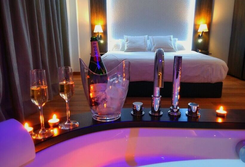 バスタブ付きスーペリアールーム, Mb Boutique Hotel   Adults Recommended