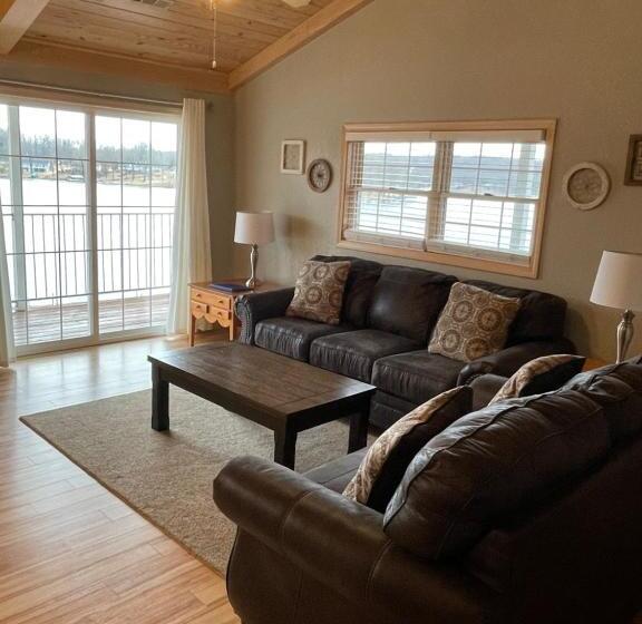 1 Bedroom Apartment Lake View, Crown Lake Resort & Spa