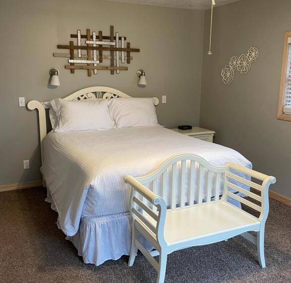 1 Bedroom Apartment Lake View, Crown Lake Resort & Spa