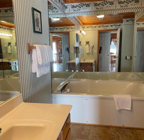 Дом 1 Спальня, Crown Lake Resort & Spa