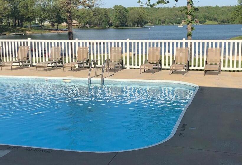 Дом 2 Спальни, Crown Lake Resort & Spa