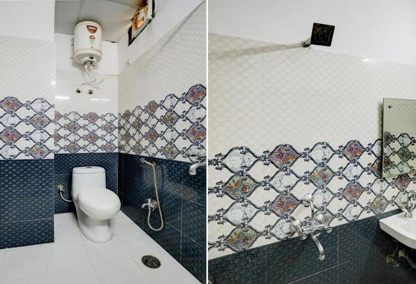 Triple Classic Room, Oyo 29308 Virasat Shaheed Path Inn