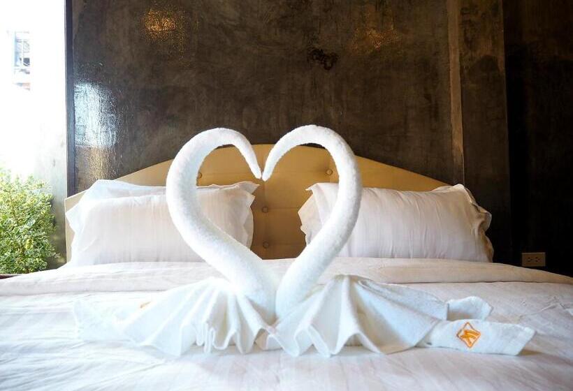 Номер Deluxe с Балконом, Nawiengkae Riverview Resort