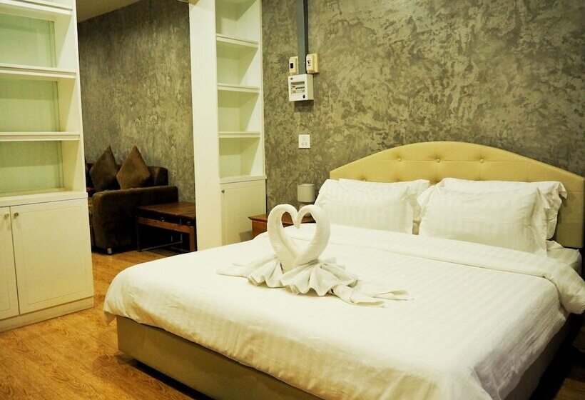 Семейный Номер, Nawiengkae Riverview Resort