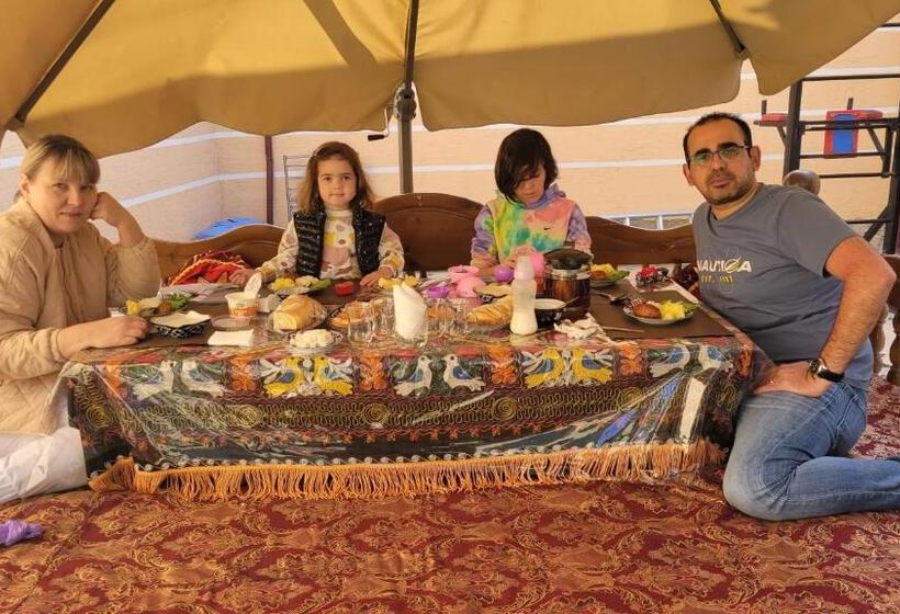 غرفة قياسية رباعية, Imran&bek