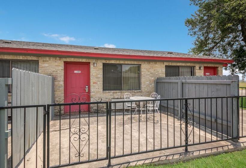 Номер Стандарт 2 Двуспальные Кровати, Americas Best Value Inn Lockhart Tx