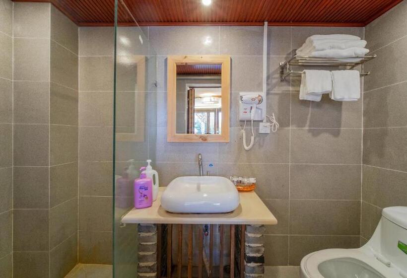 Quarto Estandar, Lewo Guest House