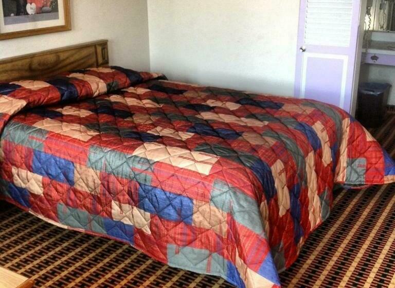 Номер Стандарт, Relax Inn   Shelby